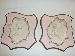 PAIR OF ANTIQUE ART NOUVEAU ERA CHERUB ANGEL WALL HANGING PLASTER RELIEF PLAQUES - Picture 1 of 10