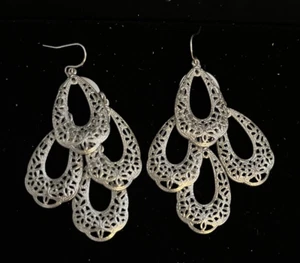 3" dramatic lacey silvertone runway vintage pierced earrings,lightweight - Picture 1 of 3