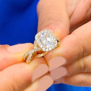 GIA-zertifizierter Diamant-Halo-Verlobungsring in Kissenform 14 kt Gelbgold 2,10 kt - Bild 1 von 10