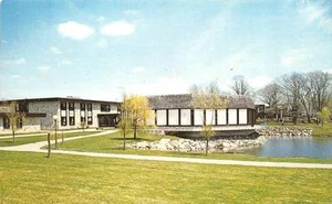 BRISTOL, RI Rhode Island ROGER WILLIAMS COLLEGE Postcard - Picture 1 of 1