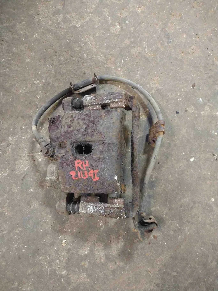 Silverado Sierra 1500 1999 2000 pinza delantera lado del pasajero derecho fabricante de equipos originales 19331021 Foto 1 de 2