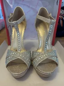 High Heels- Women’s Size 7 1/2, Gold Glitter, Brand New- Never Been Worn - Picture 1 of 4