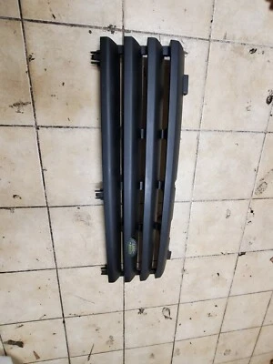 2002 2003 2004-2005-2006-2007 LAND ROVER RANGE ROVER GRILLE - Image 1 of 4