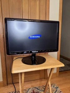 Samsung 22” TV with Remote - Picture 1 of 6
