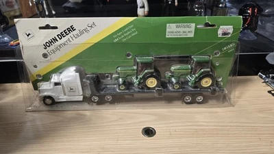 ERTL John Deere Equipment Hauling Set #5831 - Image 1 of 3