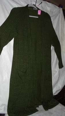 CÁRDIGAN ABIERTO COLECCIÓN LISA RINNA, DR. OLIVE. Talla LG. PANTALLA BUSTO 42" Foto 1 de 4