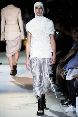 $1250 JULIUS Hombres Diseñador Raro Pasarela Multi Bolsillos Máscara de Gas Pantalones de Carga 31 Foto 1 de 4