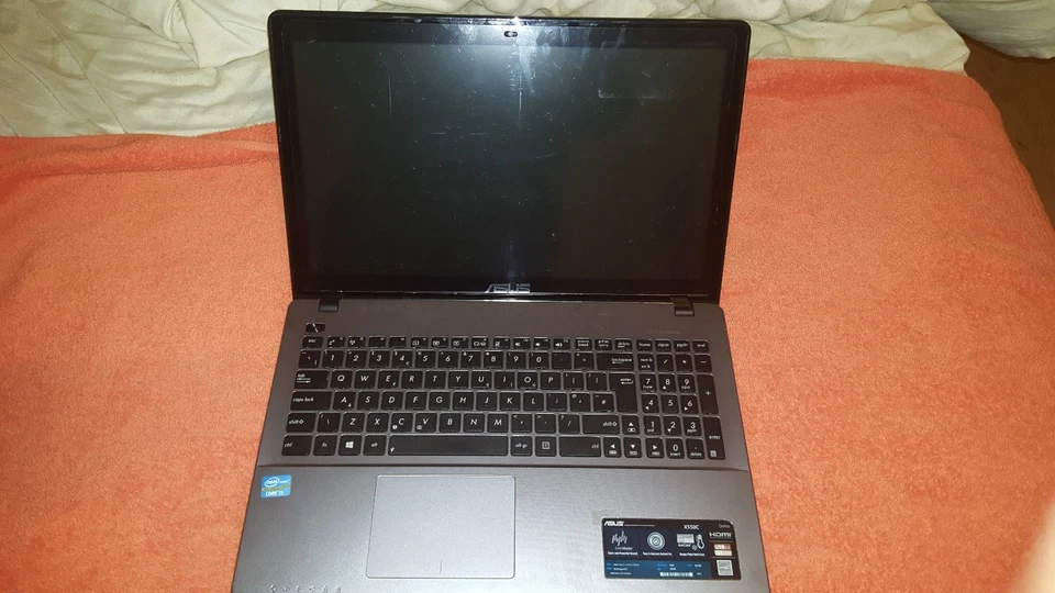 ASUS X550CA 15.6" i5 - 1.8GHz Touchscreen Laptop SPARES OR REPAIRS - Image 1 of 1