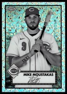 2021 Topps cromo platino aniversario Mike Moustakas blanco y negro #251 - Imagen 1 de 2