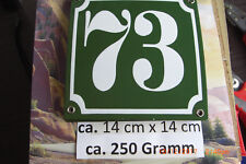  Hausnummer Nr. 73 weiße Zahl auf gras grünem Hintergrund 14cm x 14cm Emaille