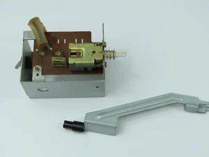 *Akai CS-M3* Ein-/Ausschalter Banddeck Teile/A251 - Bild 1 von 4