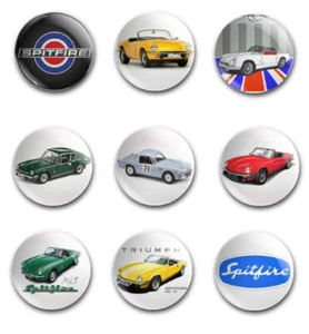 25 mm KNOPFABZEICHEN X9 MIT DEM TRIUMPH SPITFIRE - Bild 1 von 1