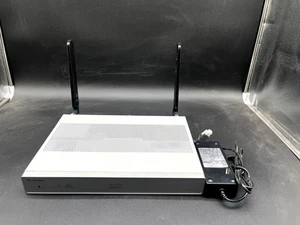 C1117-4PMLTEEA Cisco ISR 1100 Series W/ZASILACZ i anteny - Bezpłatna wysyłka w Wielkiej Brytanii! - Zdjęcie 1 z 4