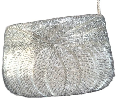 Cartera de mano de lujo formal de seda con cuentas vintage con correa marfil Foto 1 de 4