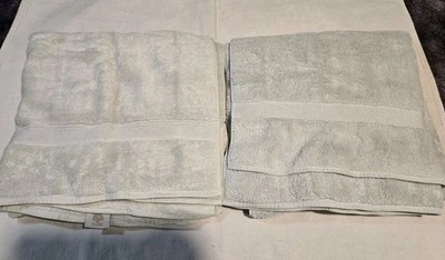 Set Of 2 Vtg Cannon Royal Family Court Of Versailles Bath Towels 26 x 52" - Image 1 of 4