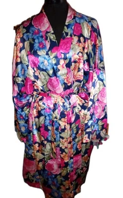 Bata para mujer Solange talla grande satinada talla 22/28 estampado floral ¡¡Hermosa!!!  Foto 1 de 4