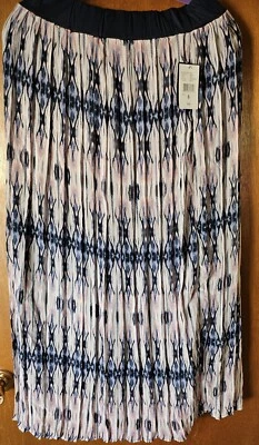 HEARTSOUL Pleated Maxi Print Size  Small Boho Maxi Skirt NWT - Image 1 of 4