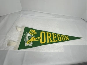 Vintage Pennant for #1 Ranked Oregon Ducks Green White Gold with Duck Mascot - Picture 1 of 6
