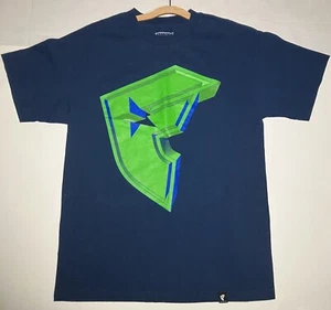 FAMOUS BRAND T-SHIRT MEN'S MEDIUM BLUE & GREEN EUC - Picture 1 of 8