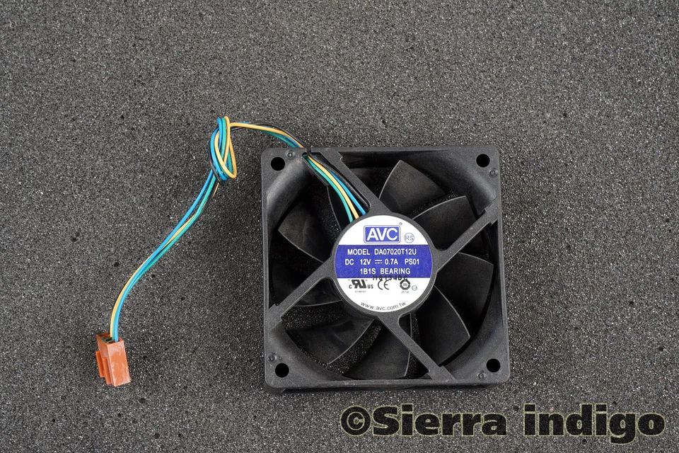 AVC DA07020T12U 12V 0.70A 70mm x 20mm Fan 4-Pin 4-wire - Photo 1/1
