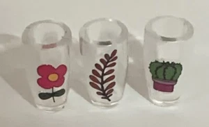 Dolls House Miniature Set of 3 Plastic Glasses - 3 Random Designs Sent SK027 - Imagen 1 de 1