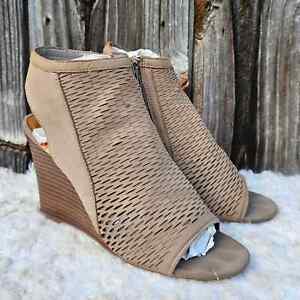 Steve Madden Winny Wedges Size 9 Tan Leather Perforated Open Toe Sandal Boot