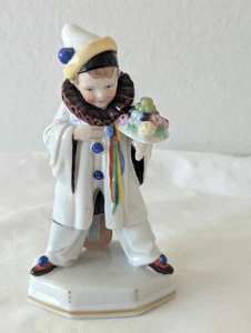 Estatuilla de porcelana vintage Alemania Katzhutte Turingia niño con ramo de flores - Imagen 1 de 7