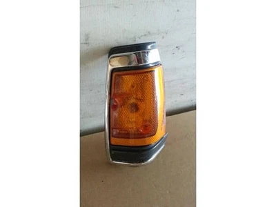 Luz marcadora lateral derecha Nissan Datsun Truck 1984 AGY720 [usada] [PA65268612] Foto 1 de 3