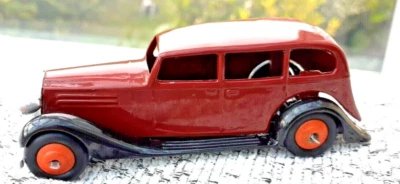 1:43 Dinky 30d Vauxhall berlina años 40 Foto 1 de 4
