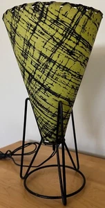 Vintage MCM Tripod Lamp Green Fiberglass Shade Mid Century Modern Atomic Era 50s - Picture 1 of 13