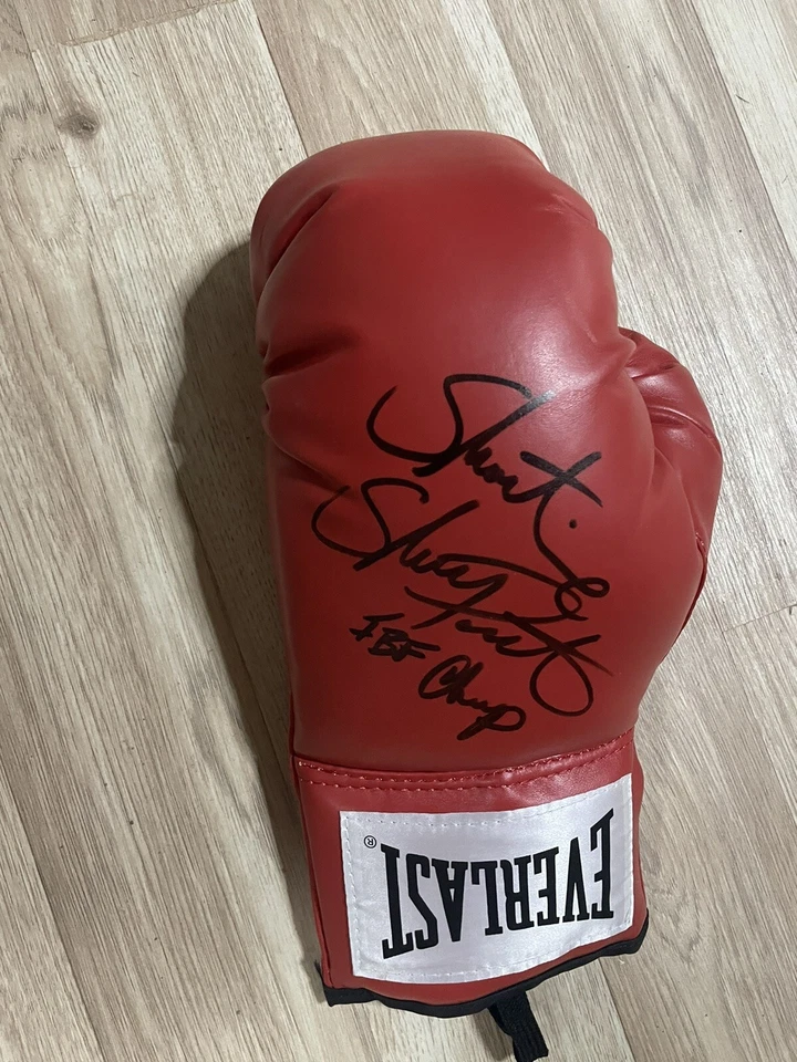 Showtime Shawn Porter signed Everlast Boxing Glove CAS COA  Bold AUTO CHAMPION - Image 1 of 4