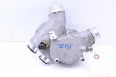 BMW M3 E90 E92 E93 S65 2008-2013 carcasa termostato OEM usado Foto 1 de 4