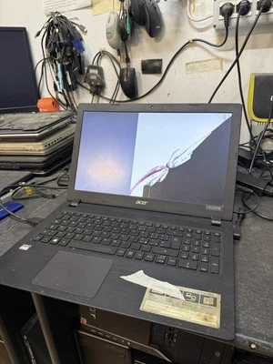 NOTEBOOK ACER ASPIRE 3 A315-28EW AMD ATHLON E2-9000 12 GB WIFI LEGGERE BENE - Immagine 1 di 4