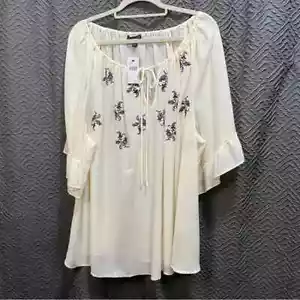 Lane Bryant Embroidered Cream Peasant Top 26/28 NWT - Picture 1 of 7
