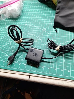 Carregador adaptador de energia CA HP 45W PN:853490-001 - Imagem 1 de 4