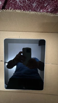 Apple iPad 1st Generation A1219 Silver 9.7" Wi-Fi 16GB IPS LCD IOS Tablet - Image 1 of 2