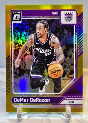 2024-25 Donruss Optic DEMAR DEROZAN TRUE GOLD PRIZM/10 Kings Foto 1 de 4