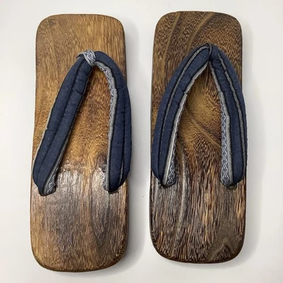 Sandalias tradicionales japonesas de madera Geta para hombre 11,30 Foto 1 de 4