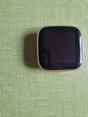 Fitbit Versa 2 Smartwatch - Roségold (FB507RGPK) - Bild 1 von 3