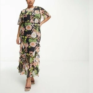ASOS DESIGN Curve Chiffonkleid mit Rüschensaum in Schwarz mit Blumenmuster Gr. 22 - Bild 1 von 16