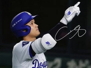 FRAMED Shohei Ohtani LA DODGERS SIGNED 8X10 AUTO PHOTO REPRINT  FREE SHIPPING  - Picture 1 of 2