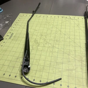 Freightliner P/N A22 74082 001 Wiper Assembly Passenger - Picture 1 of 6