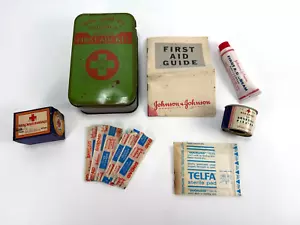 Vintage Boy Scouts of America Johnson & Johnson Official First Aid Kit w/ Book - Picture 1 of 8