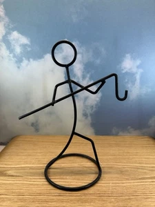Scultura da tavolo arte saldata con filo figura minimalista con asta da pesca/gancio 9" - Foto 1 di 5