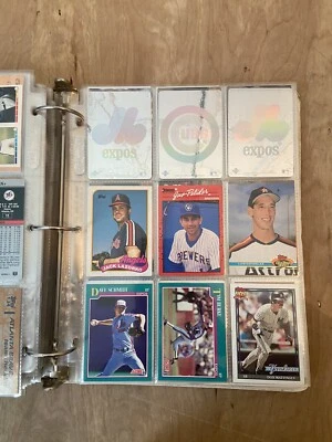 Entire Binder Vintage Lot Of Trading Cards, MLB, WWE, Basketball, Michael Jordan - Imagem 1 de 4