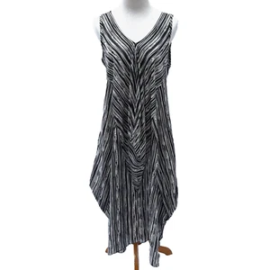 Luukaa ärmelloses Kleid Lagenlook Gr. 1 US8 schwarz grau lila gestreift Kunst Taschen - Bild 1 von 8
