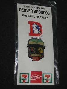 Pin de solapa #12 Denver Broncos/Packers 1993 "Dawn Of A New Era" Coca-Cola 7Eleven #SP08 - Imagen 1 de 2