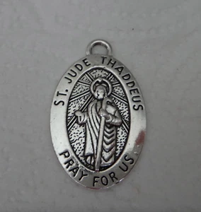 Medalla de doble cara de plata peltre 40x25 mm dice San Judas Tadeo ruega por nosotros - Imagen 1 de 2