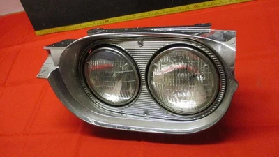 FORD THUNDERBIRD 1961-1963 MONTAJE DE FAROS LADO IZQUIERDO BISEL ENVOLVENTE Foto 1 de 4