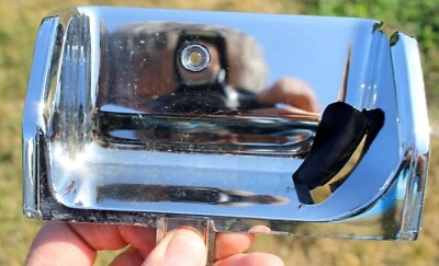 Bisel de panel de puerta cromado trasero derecho Ford Crown Vic Ltd 1981-1989 D9MB-5422896-AB Foto 1 de 4